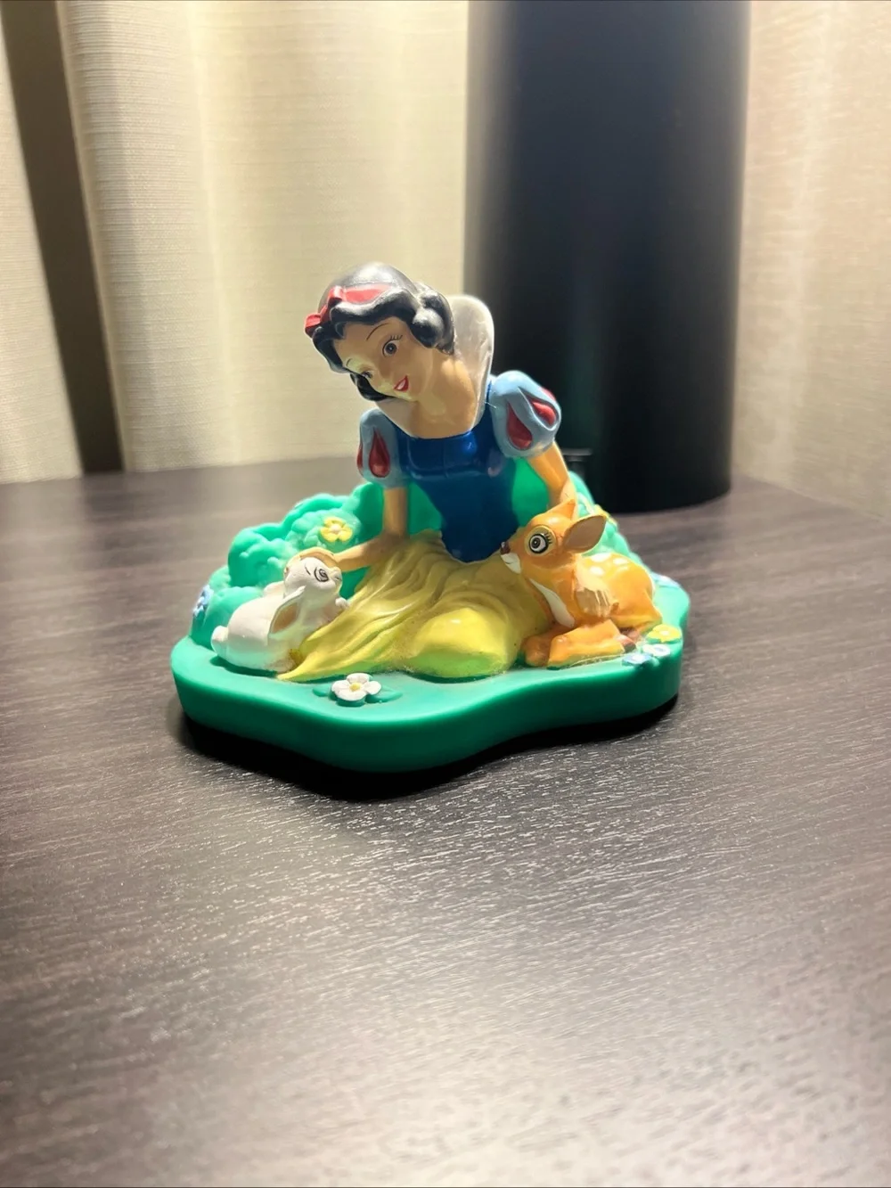 Vintage 1990s Snow White Seven Dwarfs Floating Soap Dish Holder